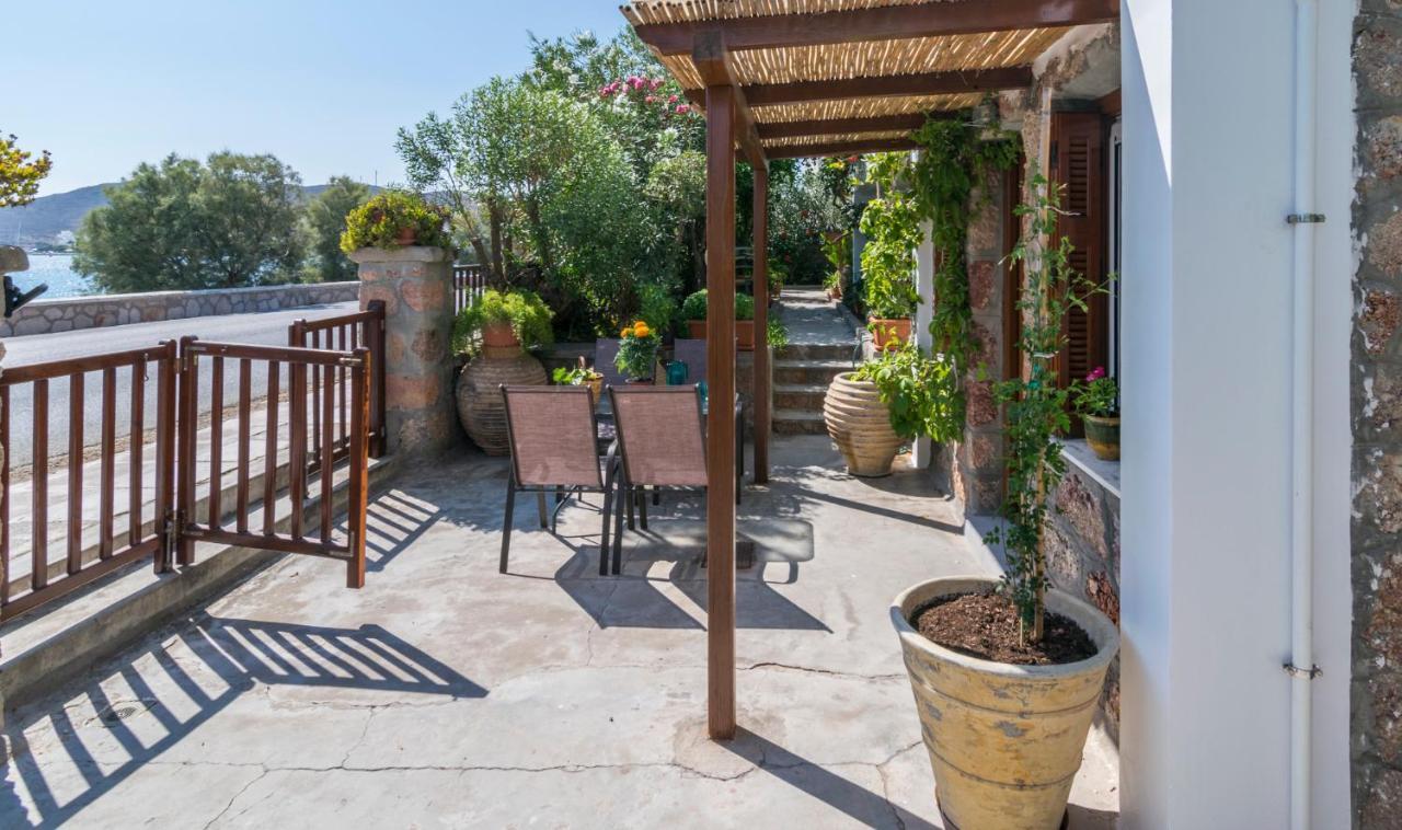 Kourita Garden Apartment With Sea View Near To The Port Of Milos Adamantas  Екстериор снимка