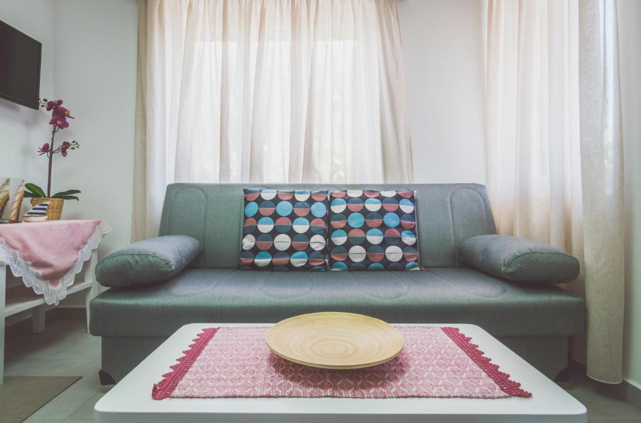 Kourita Garden Apartment With Sea View Near To The Port Of Milos Adamantas  Екстериор снимка