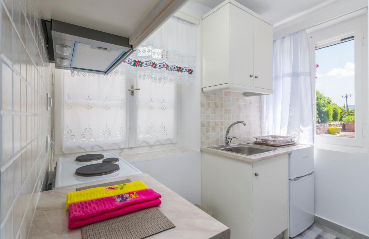 Kourita Garden Apartment With Sea View Near To The Port Of Milos Adamantas  Екстериор снимка